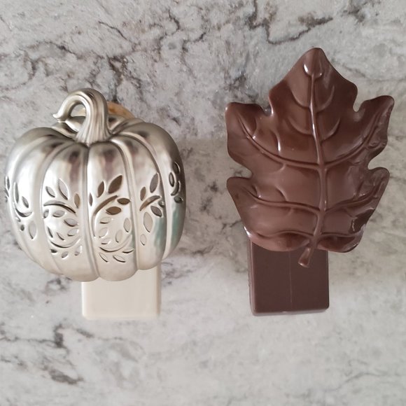Bath & Body Works, Fall Wallflower Plugs, Set of 2 - Picture 1 of 7
